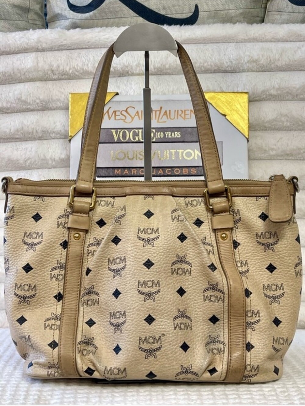 MCM Visetos Monogram Tote Bag with Gold Hardware EUC - Picture 2 of 9